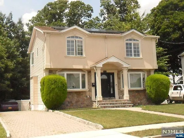 17 Hamilton Ave, Elmwood Park, NJ 07407