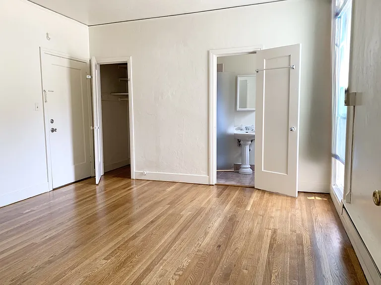 2555 Virginia St #301 — Photo 6