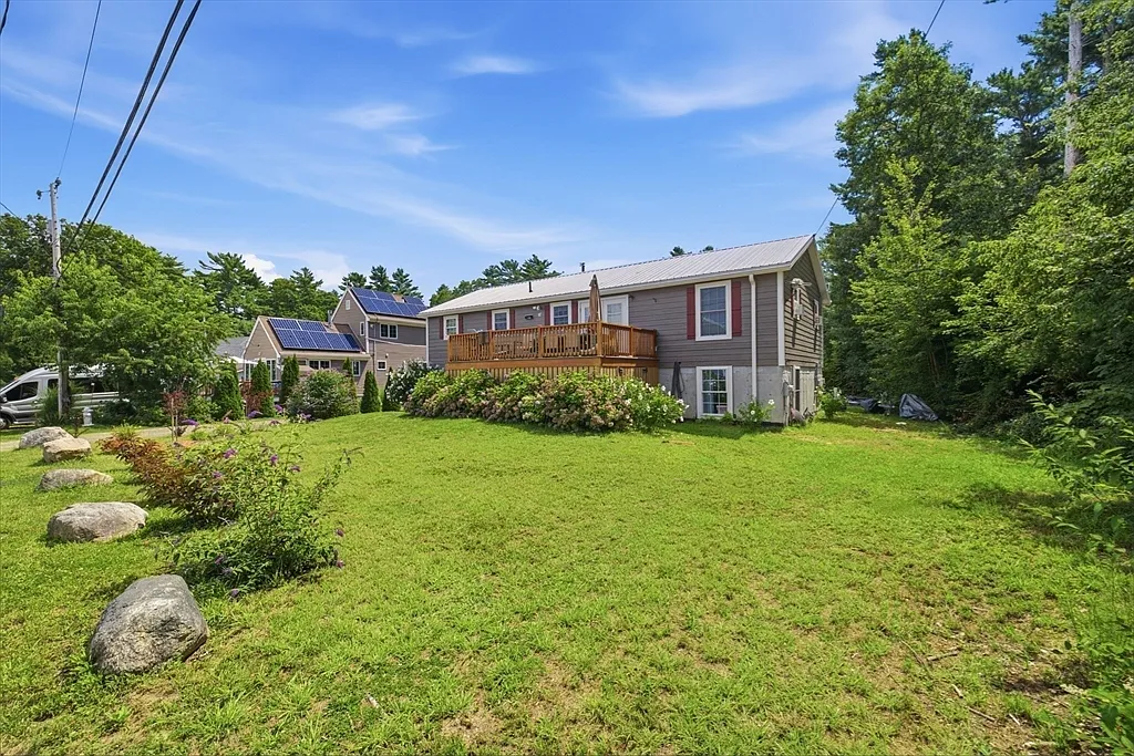 3 bed, 2.0 bath, 2740 sqft, $2,750 — Photo 2