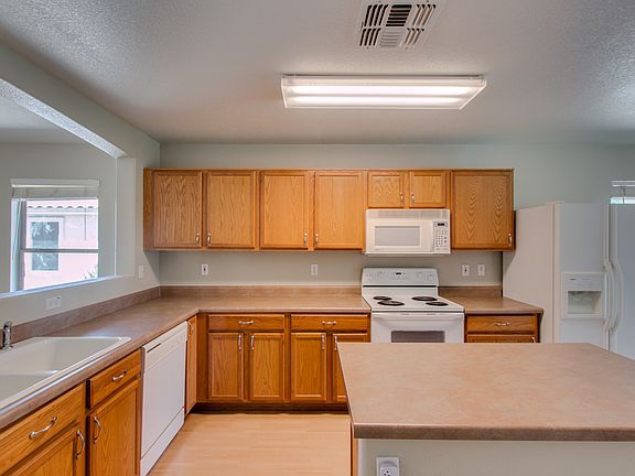 4th image of 3011 S Mandy Cir