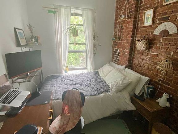 5th image of 679 Sterling Pl APT 2R