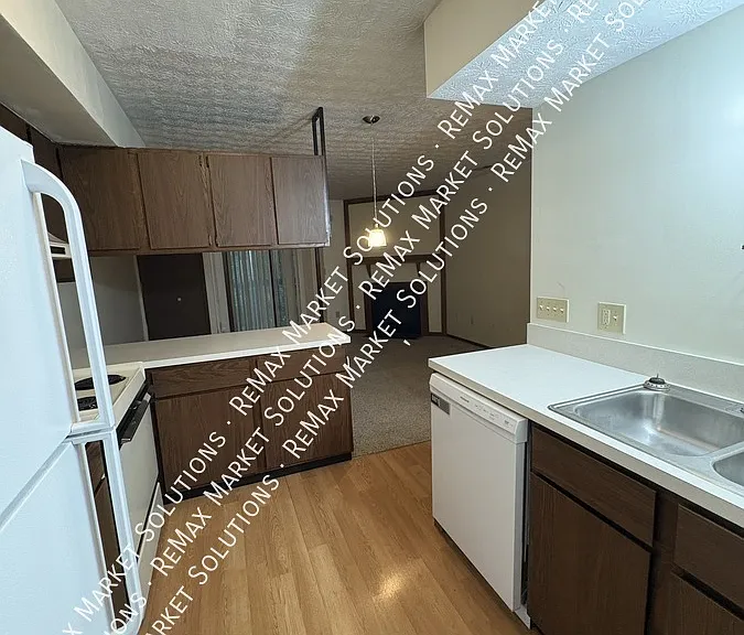 4314 S Main St — Photo 6