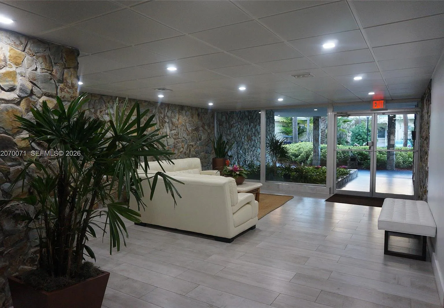 Cape Florida Club Condo P — Photo 3