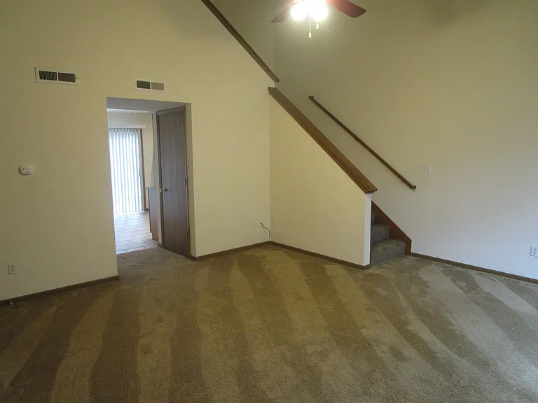 605-607 Glenstone Dr. — Photo 6