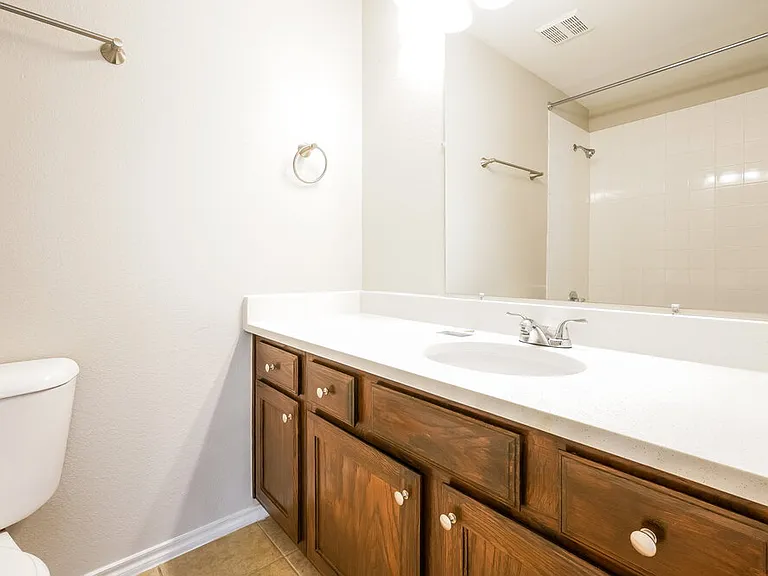 908 Chase Ln — Photo 11