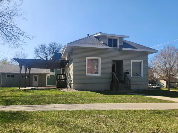 304 2nd Ave SE, Pipestone, MN 56164