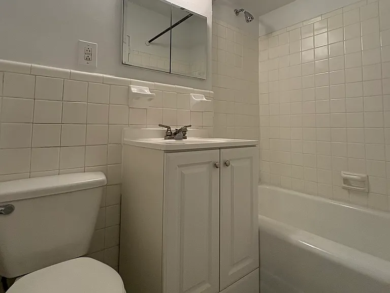 435 W 57th St #10S — Photo 7