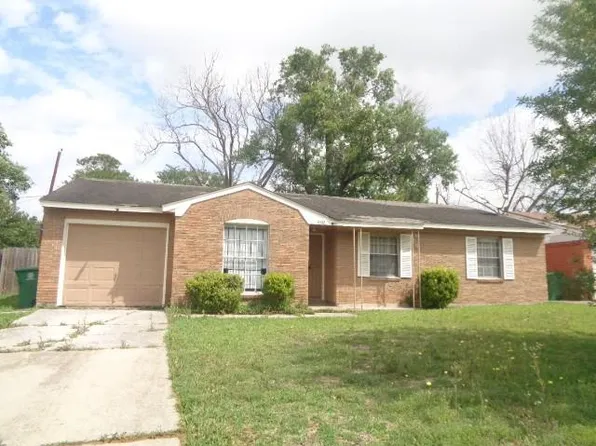 4002 Cloverbrook Dr, Houston, TX 77045