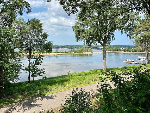 2nd image of 1050 Front St