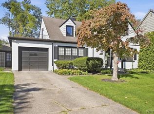 87 Lamarck Dr, Amherst, NY 14226