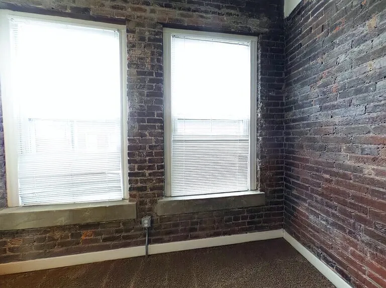 302 N Goshen St #201 — Photo 5