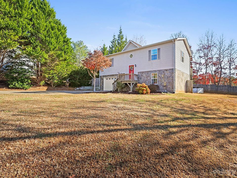 1st image of 5867 Sparrow Dr