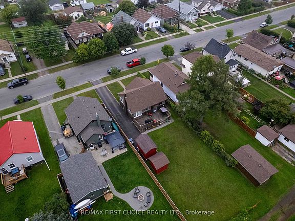 2nd image of 370 Mary St E