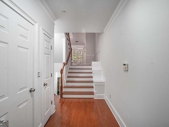 2nd image of 3405 Regent Pl SW