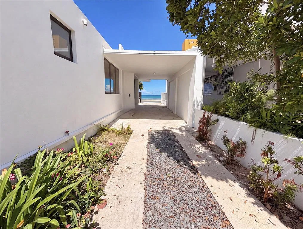 3 bed, 3.0 bath, 1615 sqft, $11,000 — Photo 3