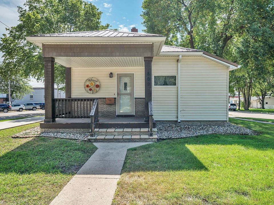 1st image of 809 15th St