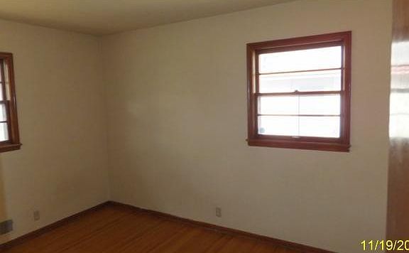 5th image of 1122 8th Ave S