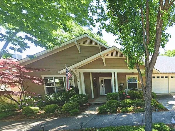 584 Great Oaks Dr, Ashland, OR 97520