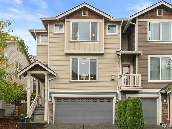2nd image of 3042 Belmonte Ln