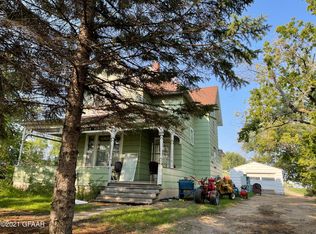 401 Hill Ave S, Park River, ND 58270