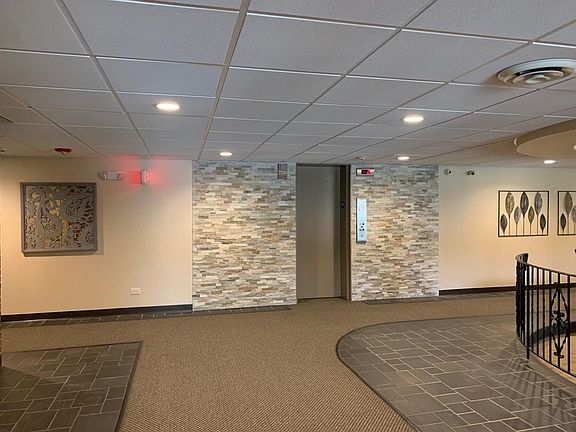 5th image of 6205 N Milwaukee Ave #1