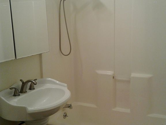 5th image of 1415 5th Ave SE