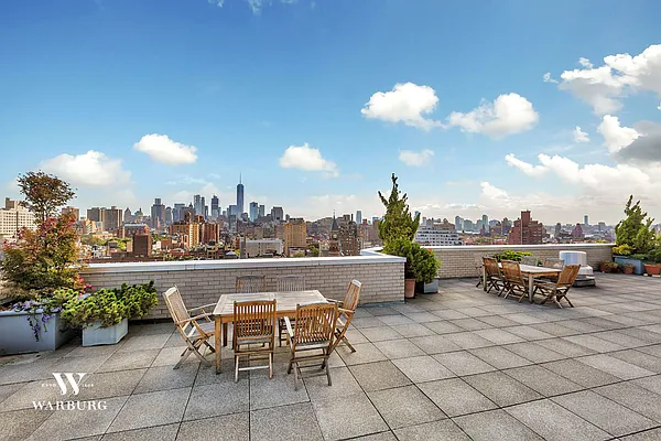 Sold by Warburg | media 7