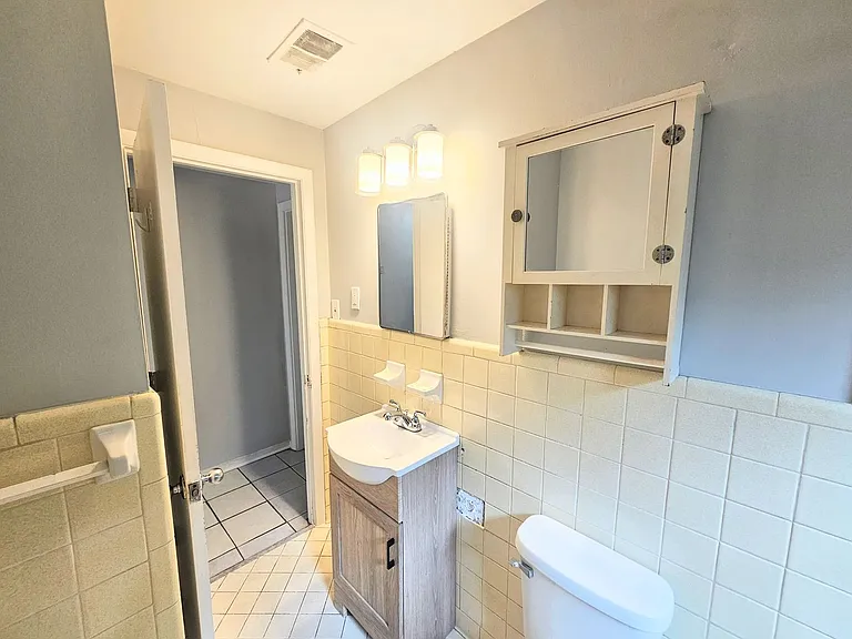 1155 United Ave SE — Photo 9