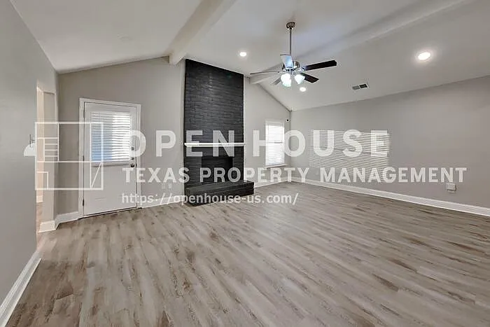 3 bed, 2.0 bath, 1546 sqft, $2,075 — Photo 3