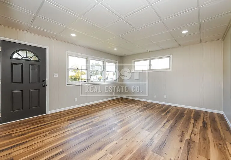 1823 Rutland Ave — Photo 2