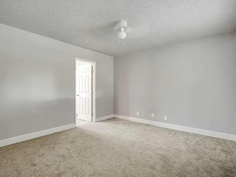 1185 Lincolnwood Cir — Photo 9