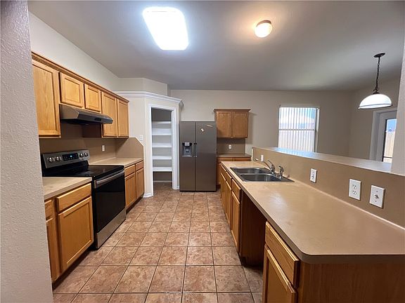 5th image of 3905 Annemasse Dr