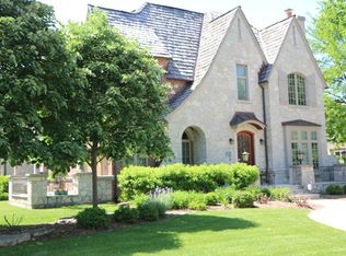 539 Ravine Rd, Hinsdale, IL 60521