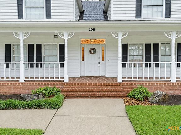 5th image of 108 Fir Dr