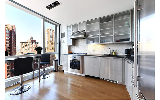Rented by Douglas Elliman | media 25