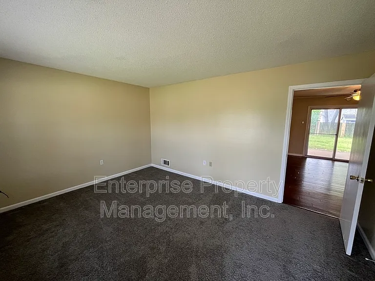 6967 Dawnhill Rd — Photo 4