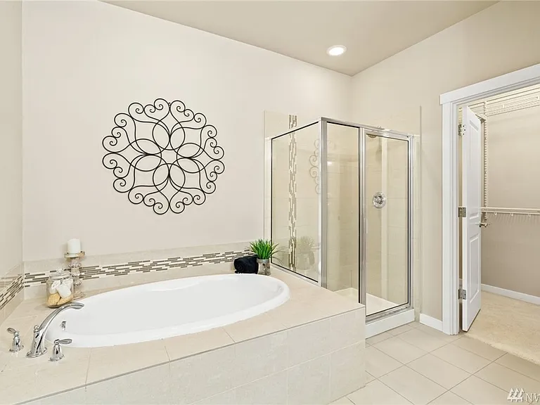 1209 NE Hickory Ln — Photo 10
