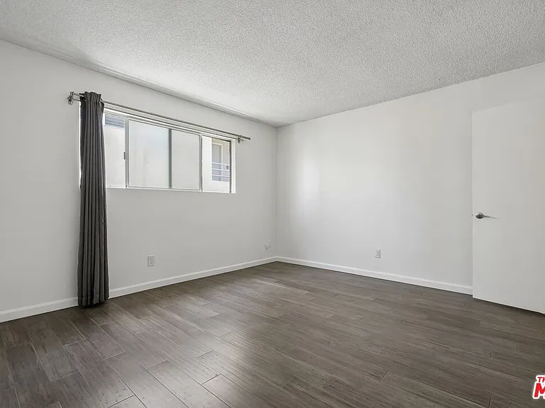 1012 7th St #20 — Photo 15