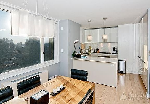 4th image of 322 W 57th St APT 33S1