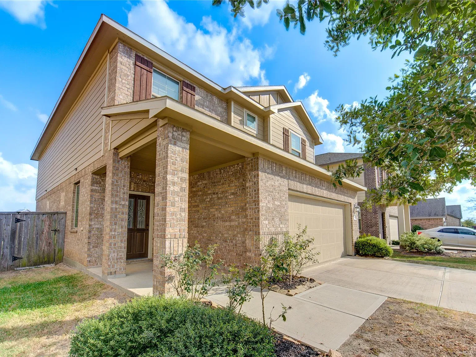 4 bed, 3.0 bath, 2442 sqft, $2,550 — Photo 4