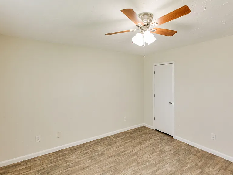 425 Provincetown Ln — Photo 20