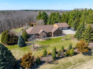 30915 Hay Creek Hills Dr, Red Wing, MN 55066