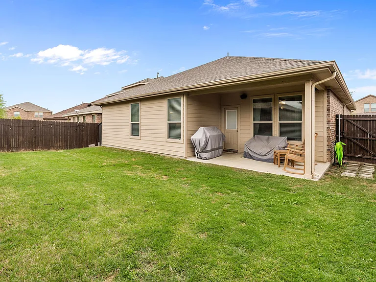 9108 Golden Hollow Ln — Photo 29