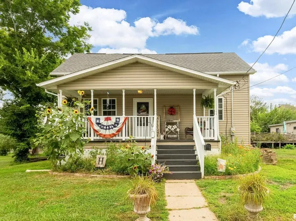 1320 S Hobson St, Harrisburg, IL 62946