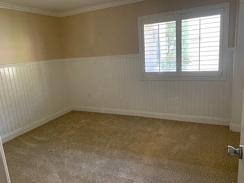 2 bed, 2.0 bath, 700 sqft, $1,880 — Photo 2
