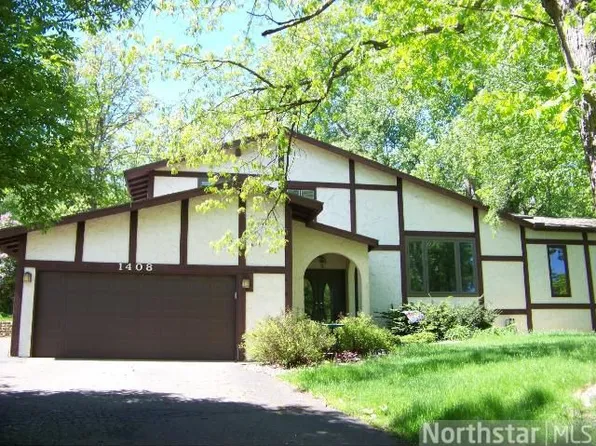 1408 W Danube Rd NE, Fridley, MN 55432