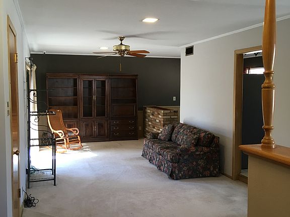 3rd image of 1045 Eunice Dr