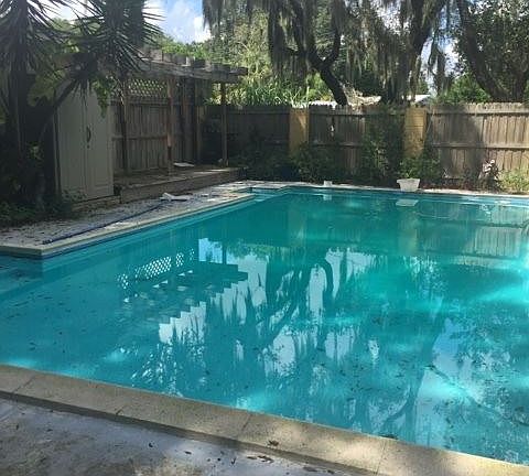 3rd image of 608 Hickory Ln