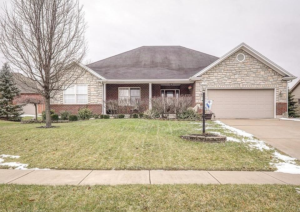 Deceptive in size! This home boasts 1800 sq.ft. upstairs. Add the full finished basement, it's doubl