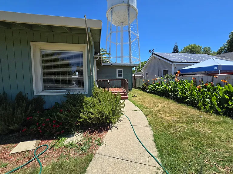 2812 Saint Bonaventure Dr — Photo 2